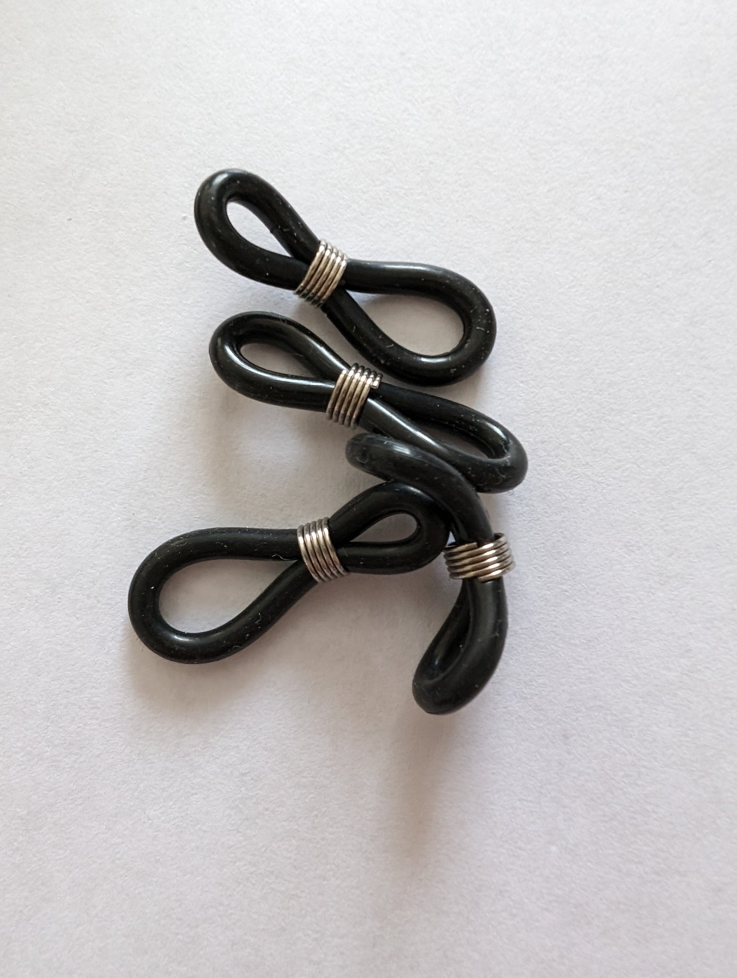 Accessoires fixation implants et prothèses pour les lunettes