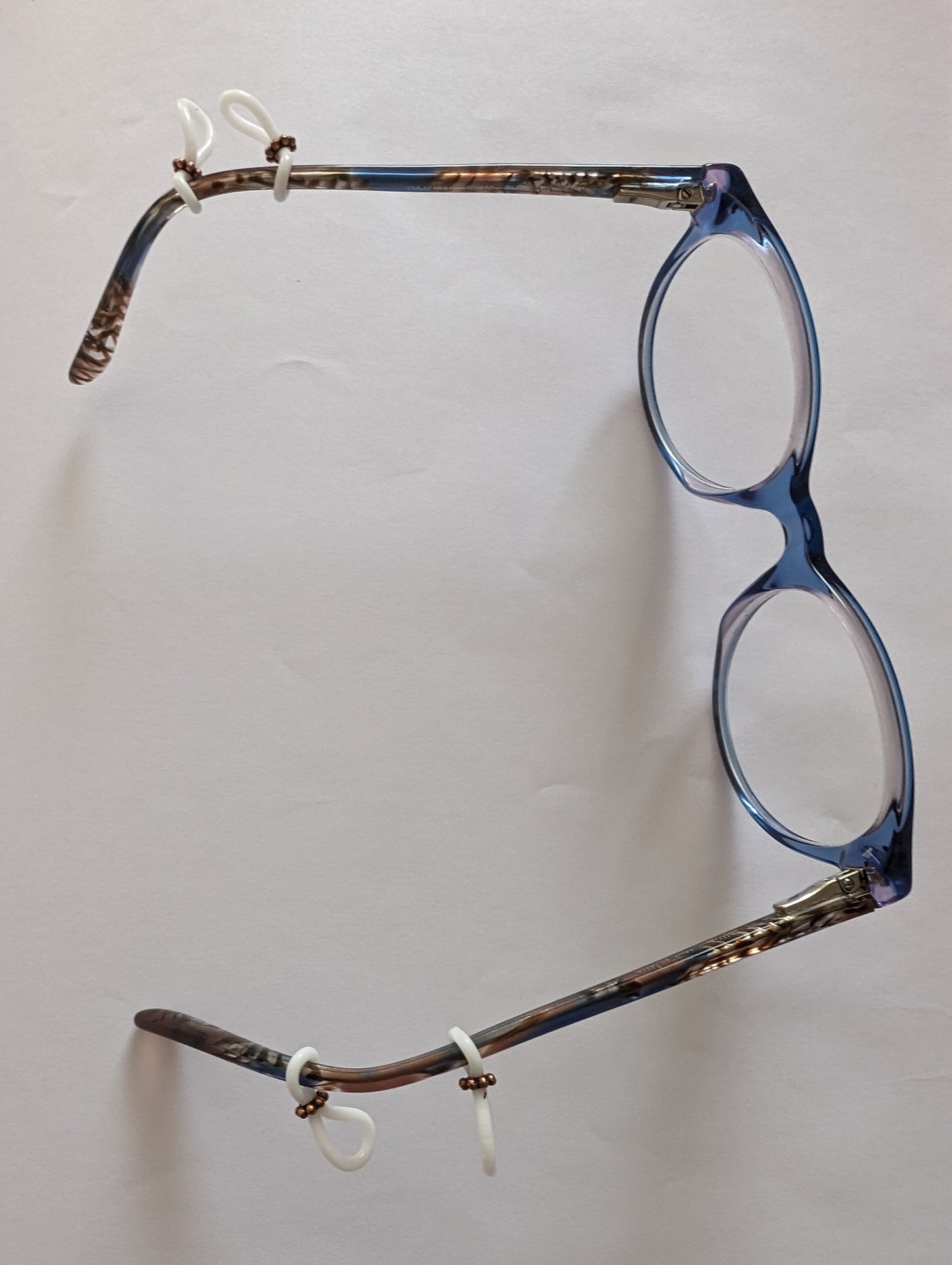 Accessoires fixation implants et prothèses pour les lunettes