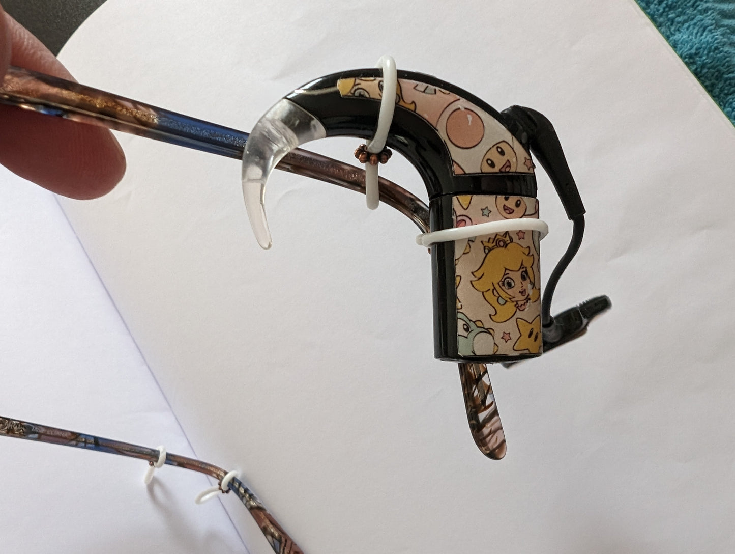 Accessoires fixation implants et prothèses pour les lunettes