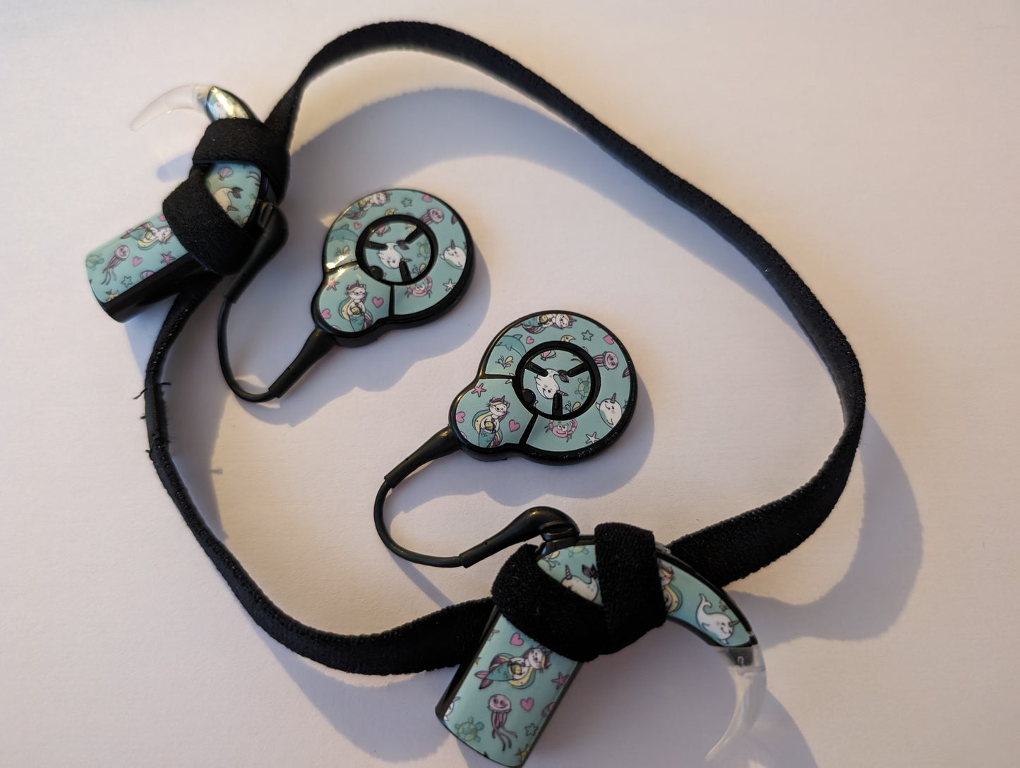 BANDEAU SPORT ANTIDERAPANT POUR IMPLANT COCHLEAIRE ET PROTHESES AUDITIVES POUR ENFANT