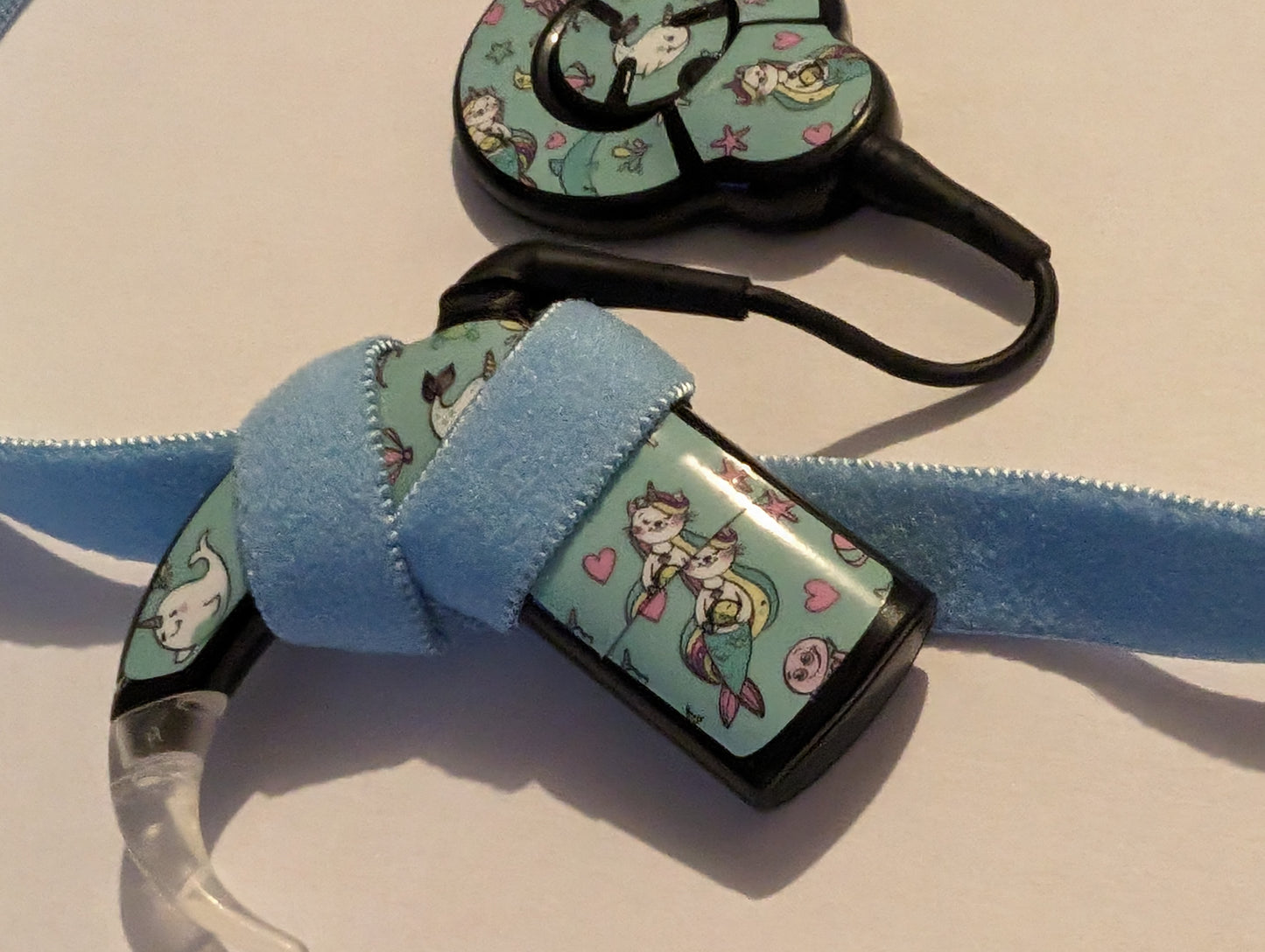 BANDEAU SPORT ANTIDERAPANT POUR IMPLANT COCHLEAIRE ET PROTHESES AUDITIVES POUR ENFANT