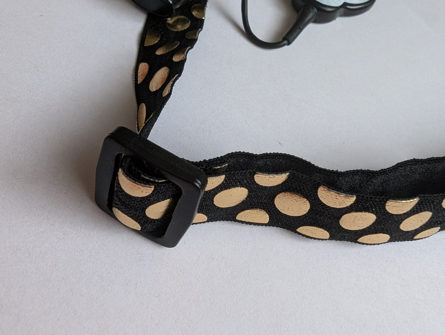 Bandeau ajustable pour implant cochléaire et prothèse auditive serre tête anti perte