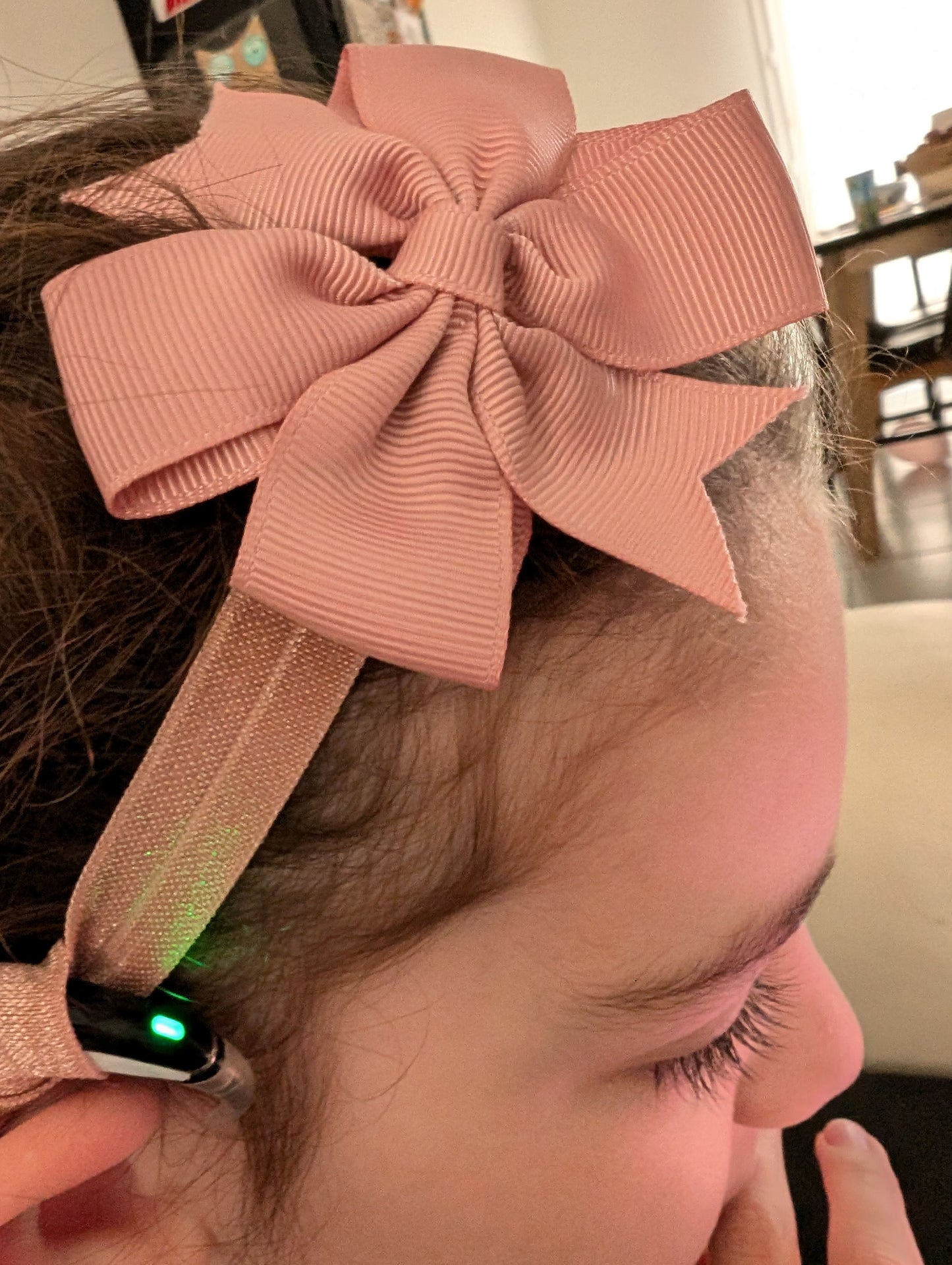 Bandeau ajustable pour implant cochléaire et prothèse auditive pour bebe et jeunes enfants avec petit nœud coulisssant