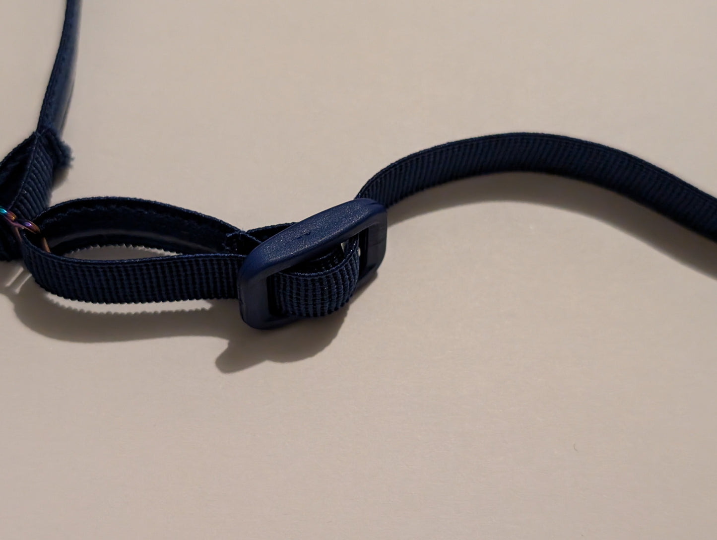 bandeau antidérapant pour prothèse auditive taille ajustable et manchon silicone serre tête anti perte