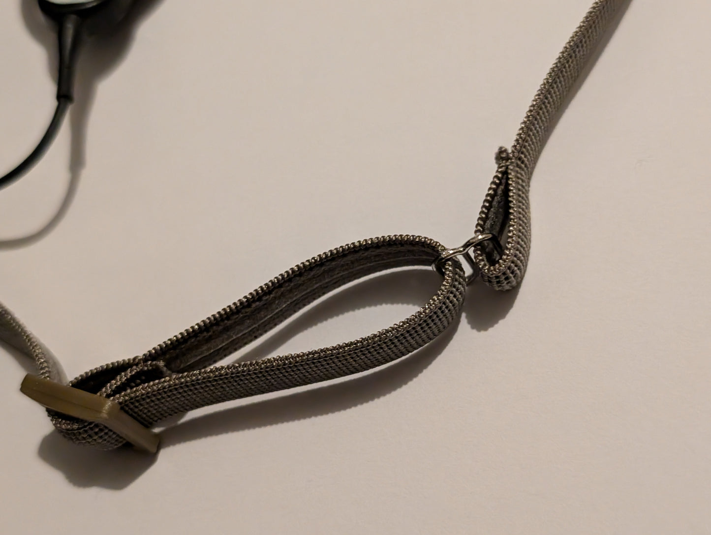 Bandeau antidérapant pour implant et prothèses auditive bimodal a taille ajustable serre tête anti perte aides auditives et implant bimodal