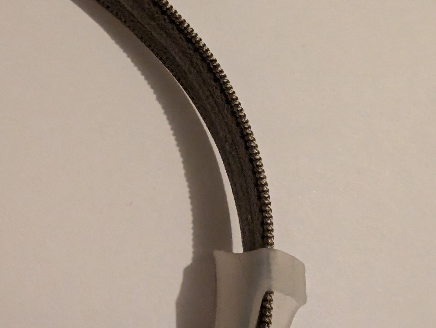 Bandeau antidérapant pour implant et prothèses auditive bimodal a taille ajustable serre tête anti perte aides auditives et implant bimodal