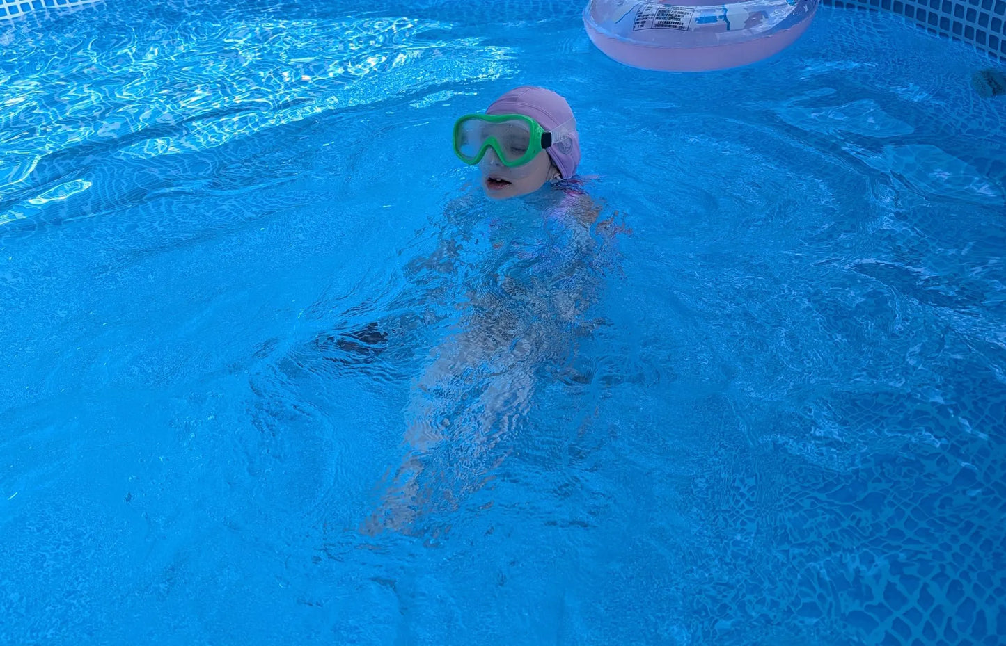 Bandeau antiderapant ajustable pour kit eau implant cochleaire spécial natation