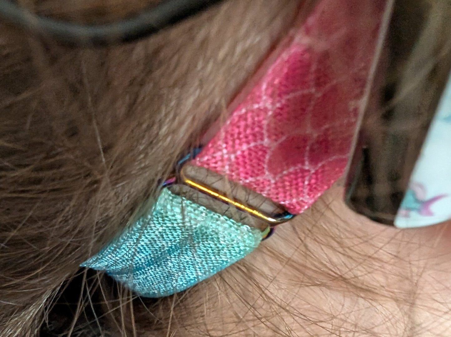 Bandeau pour implant et prothèse auditive taille ajustable ou classique motif ecaille