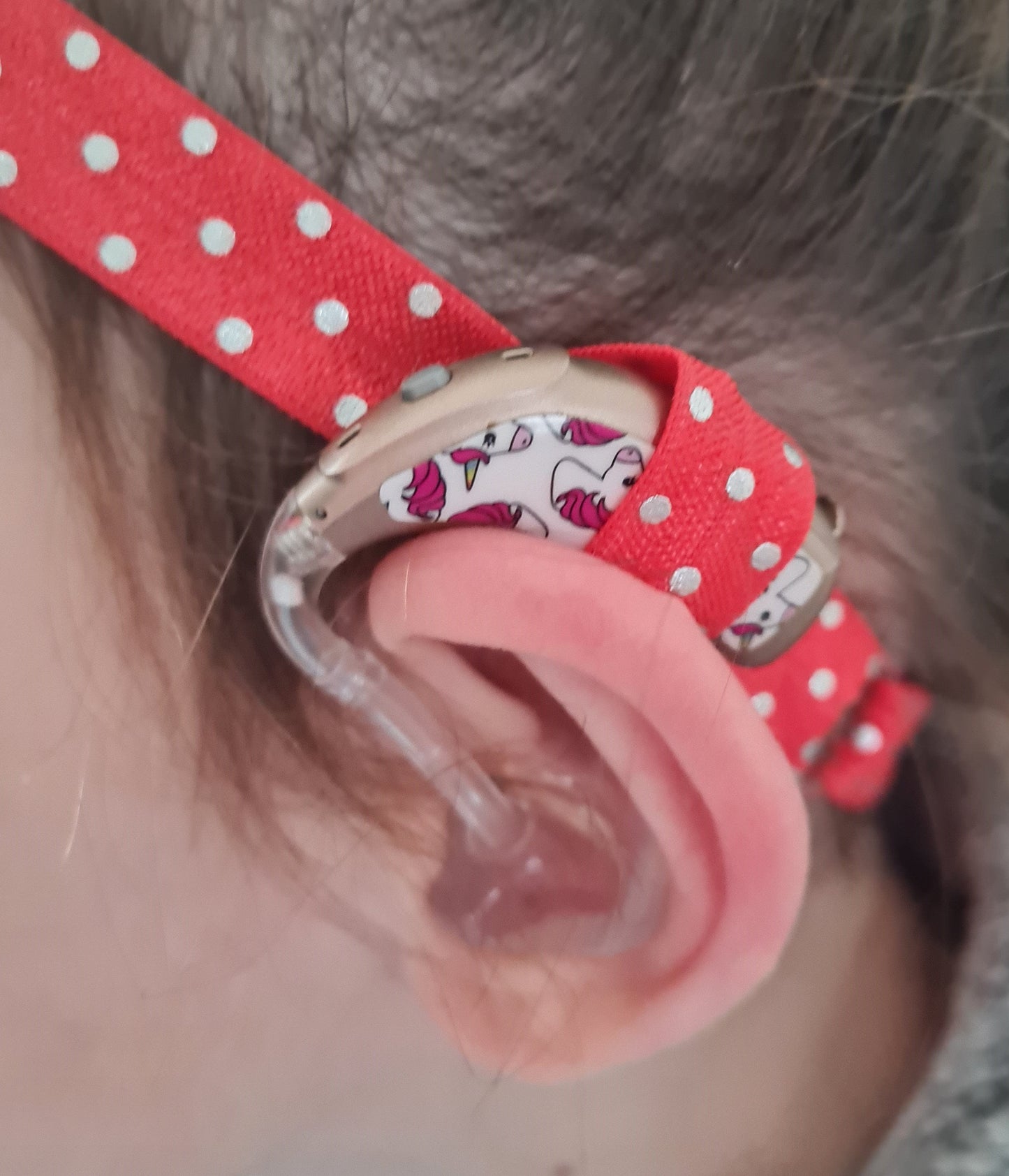 bandeau réglable  pour implant cochléaire et prothèses motifs pois