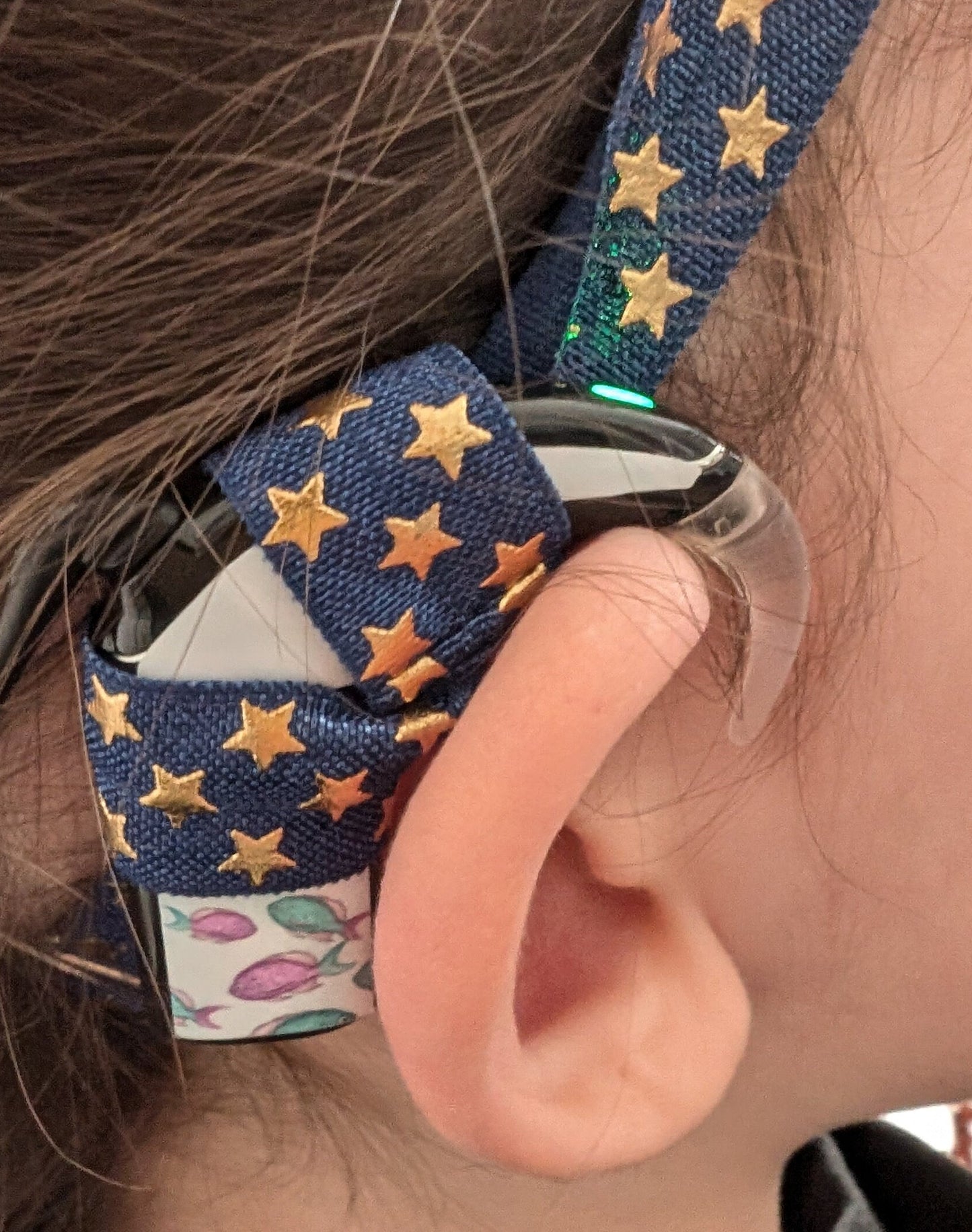 Bandeau pour implant cochléaire et prothèse auditive motifs Etoiles pour enfant et adultes
