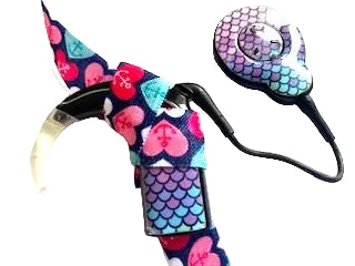 Bandeau ajustable pour implant cochleaire et aide auditive motif coeurs