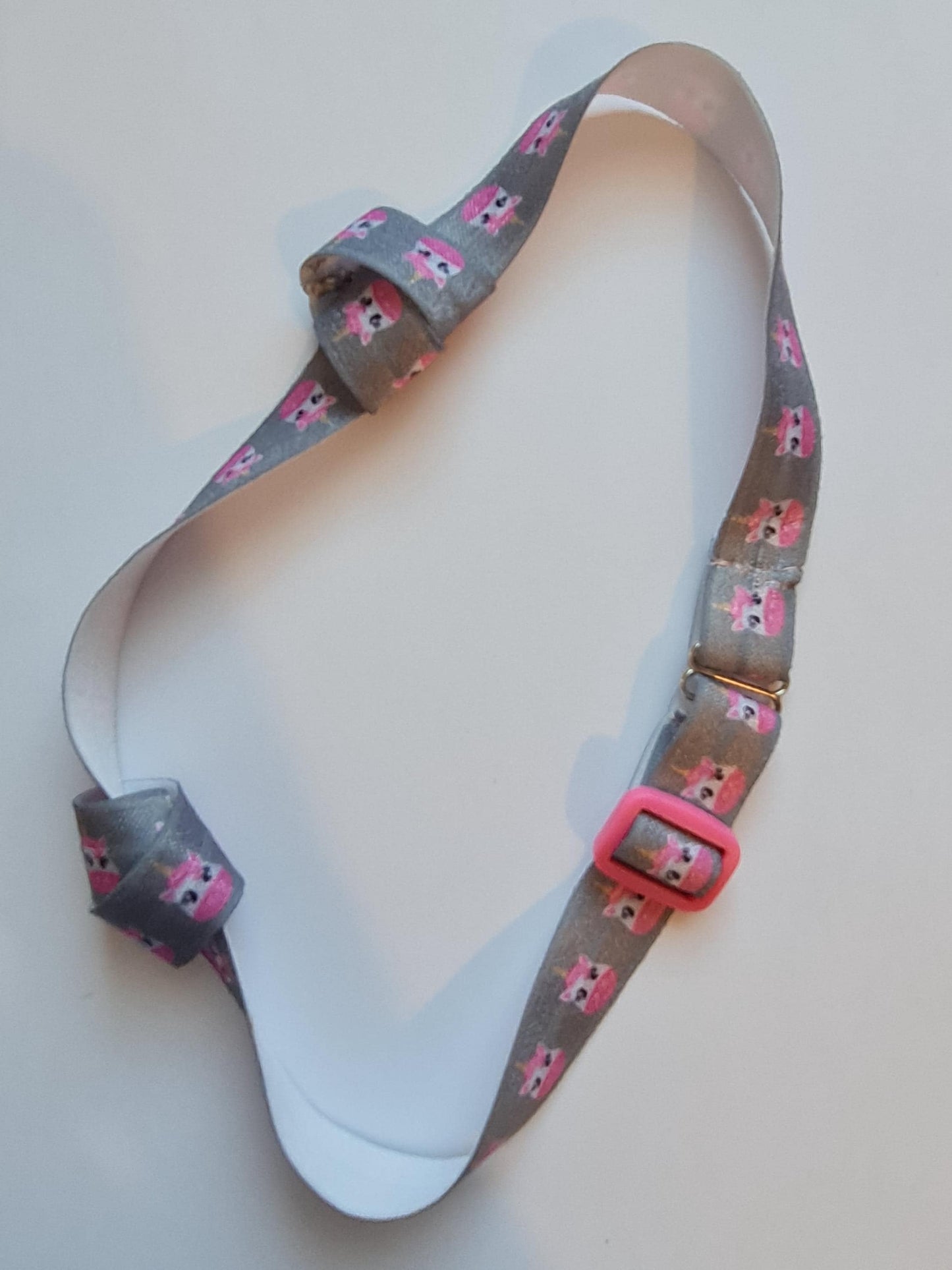 Bandeau reglable pour implant cochleaire et aide auditive motif licorne