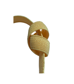 Bandeau réglable antidérapant pour implant cochléaire et prothèses auditives avec fleur mousseline sur système coulissant