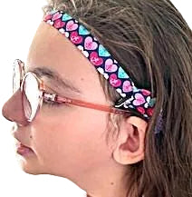 Bandeau ajustable pour implant cochleaire et aide auditive motif coeurs