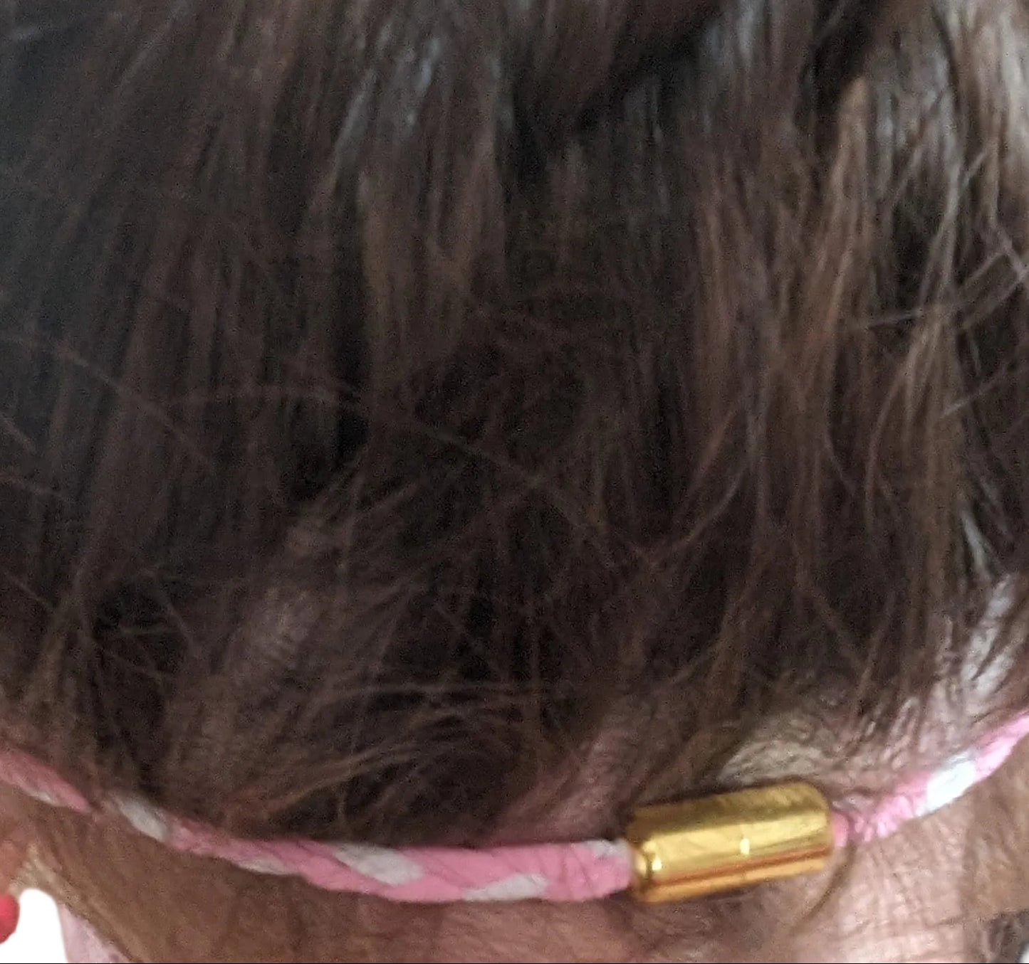 Bandeau fin tressé pour implant cochléaire et prothèses auditives