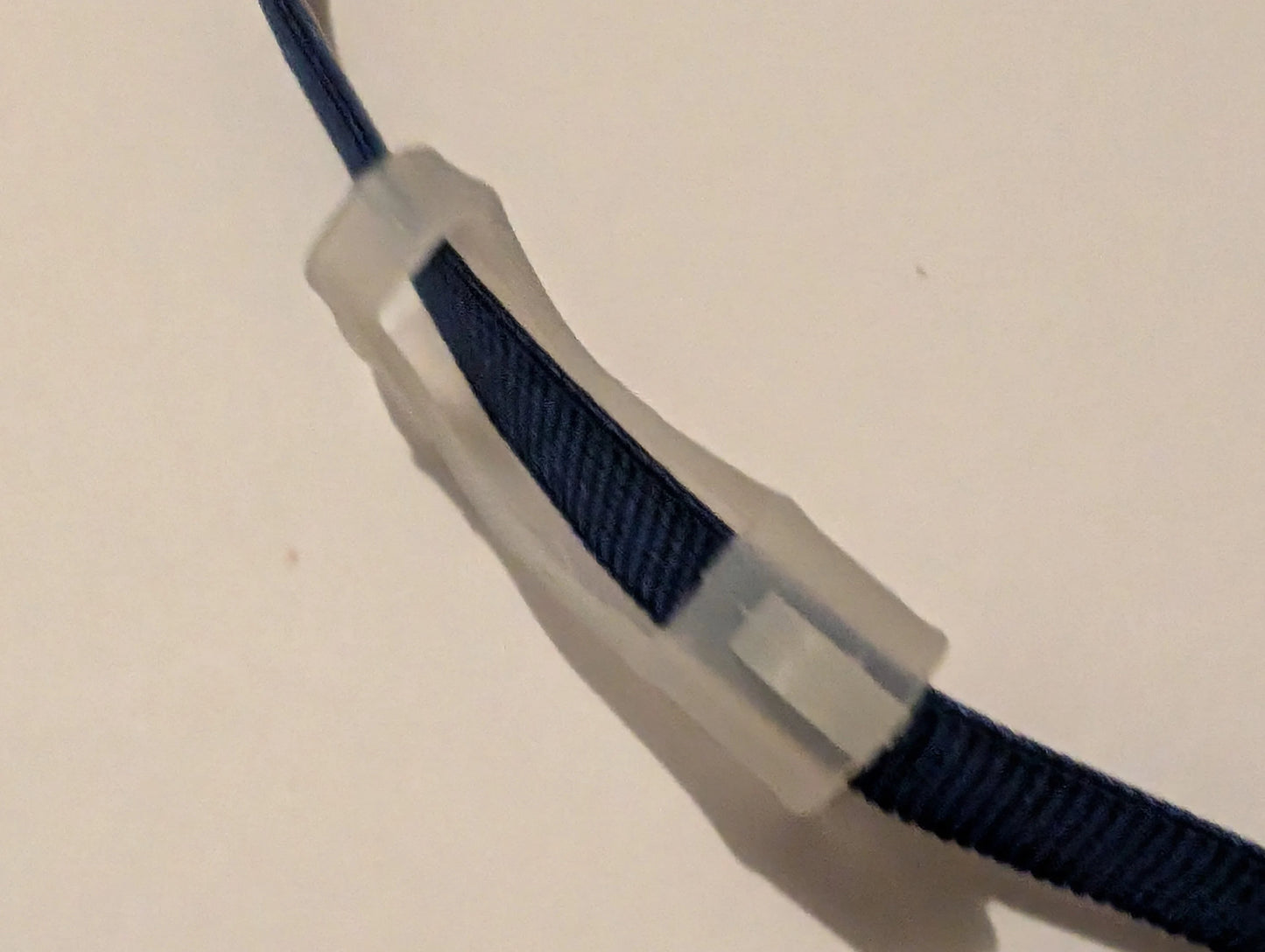 Bandeau antidérapant ajustable pour implant cochleaire et aide auditive 10 mm