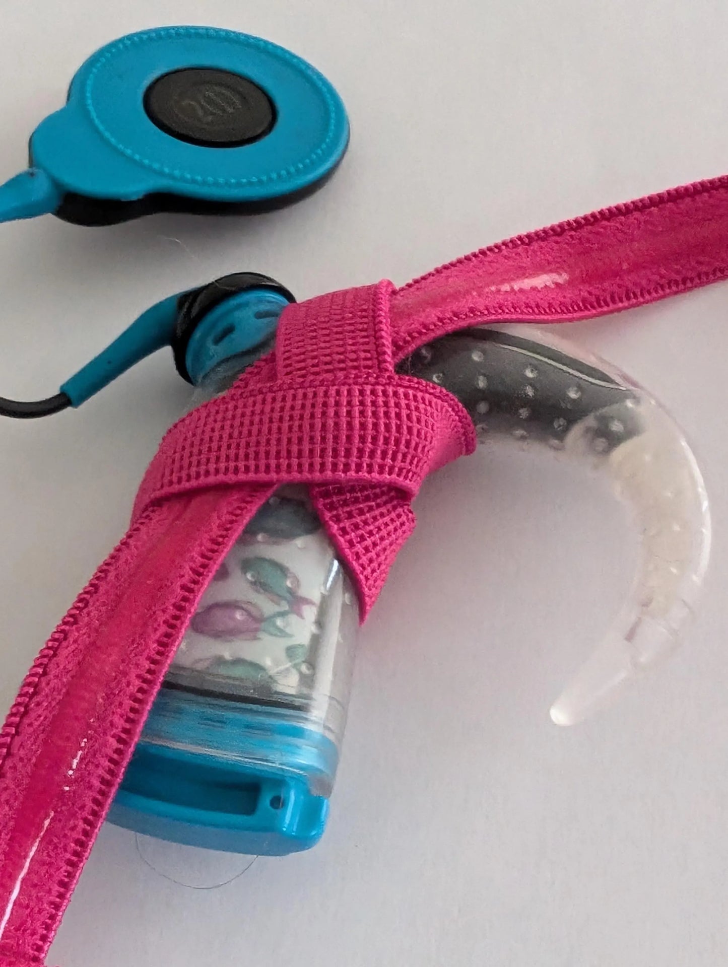 Bandeau antiderapant ajustable pour kit eau implant cochleaire spécial natation